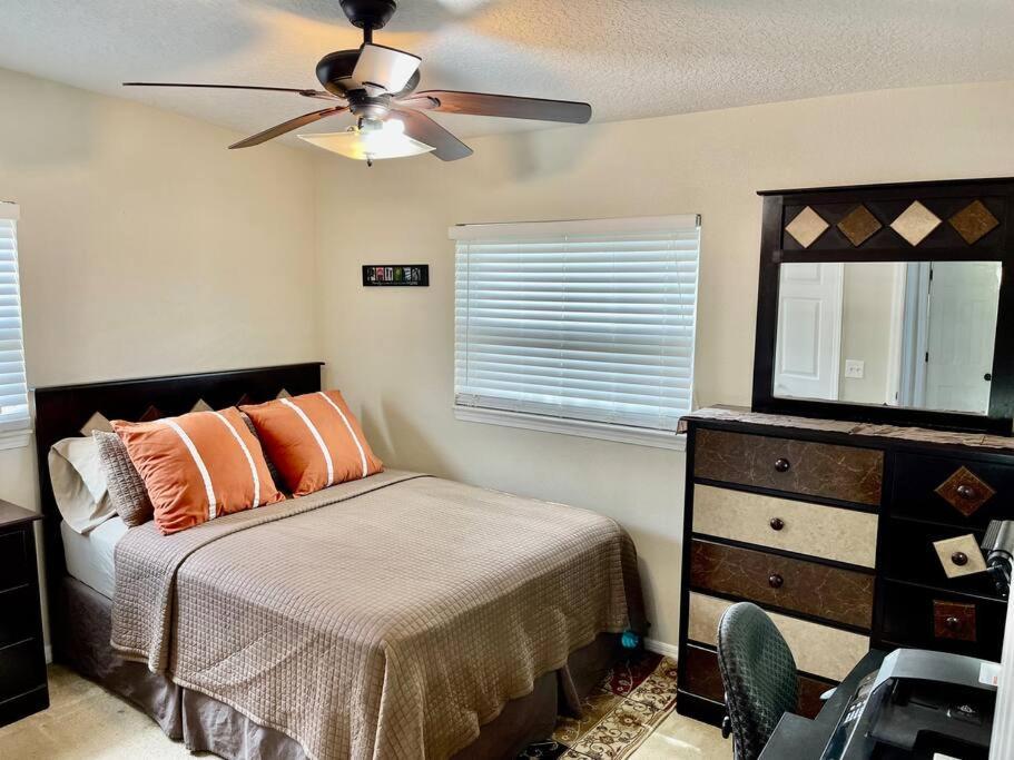 Cozy Modest Home Near Universal Studios/Volcanobay オーランド エクステリア 写真